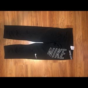 crop nike pro mesh leggings